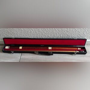 Elegant Wooden Pool Cue with Case
